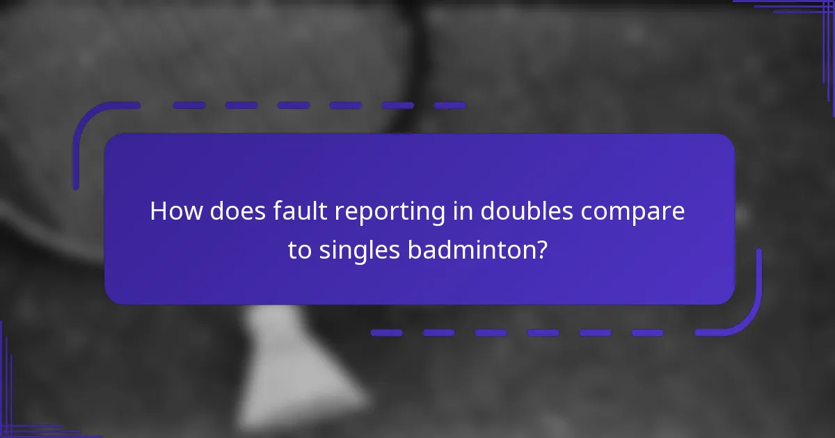 ¿Cómo deben comunicarse los jugadores sobre las faltas en el dobles de bádminton?