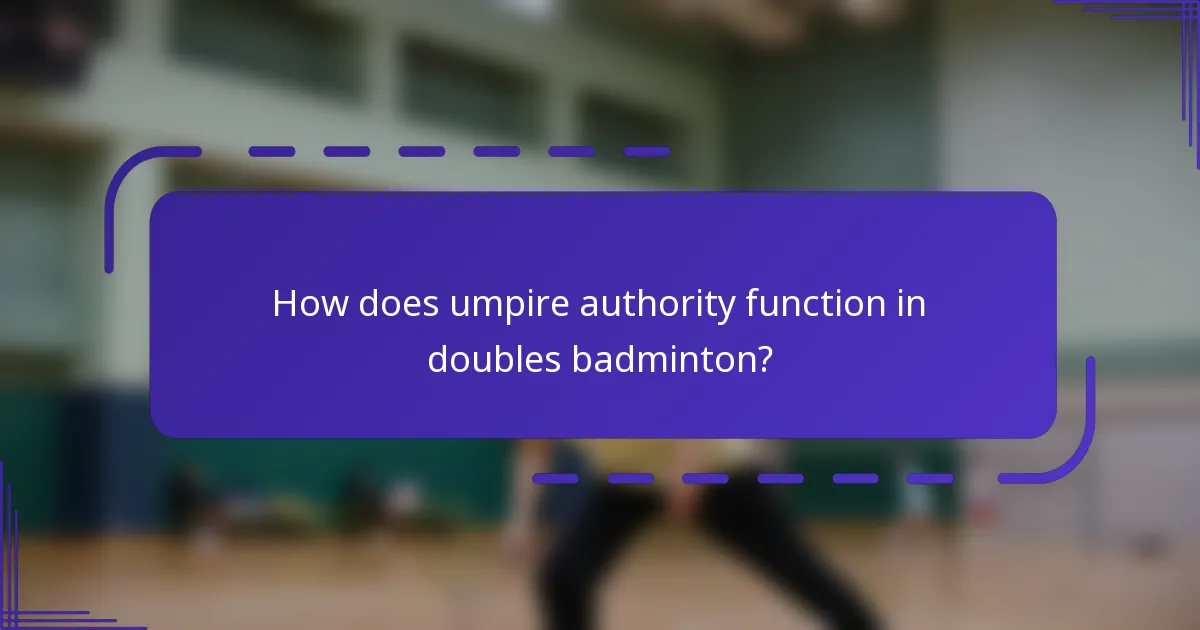 ¿Cuáles son las violaciones comunes del código en el bádminton dobles?