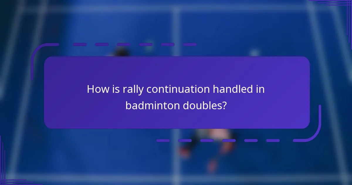 ¿Cuáles son las reglas de puntuación en el dobles de bádminton?